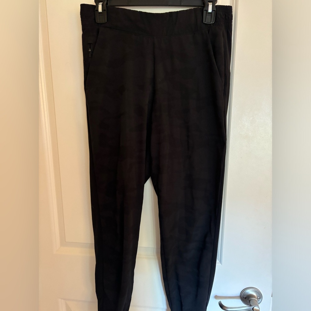 Athleta camo joggers